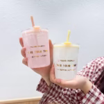 Gobelet tendance avec paille intégrée et couvercle amovible - Rose – Image 3