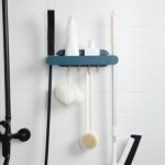 Support Mural Multifonction – Porte-Balais & Étagère, Crochets Intégrés – Image 3