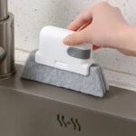 Brosse Nettoyante Spéciale Rainures - Nettoyage Facile et Rapide des Rails de Fenêtres – Image 3