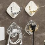 Pack de 2 Crochets Muraux Adhésifs – Design Diamant Texturé & Double Accroche Métallique – Image 2