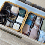 Lot de 3 Paniers de Rangement Élégants – Cadre Bambou & Tissu Gris – Image 5