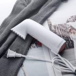 Mini Sèche-Cheveux à Sortie d’Air Intégrée – Mode Chaud/Froid – Design Compact