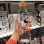 Bouteille en Verre avec Bouchon Liège – 750 ml | Motif Vache "Milk" – Image 2