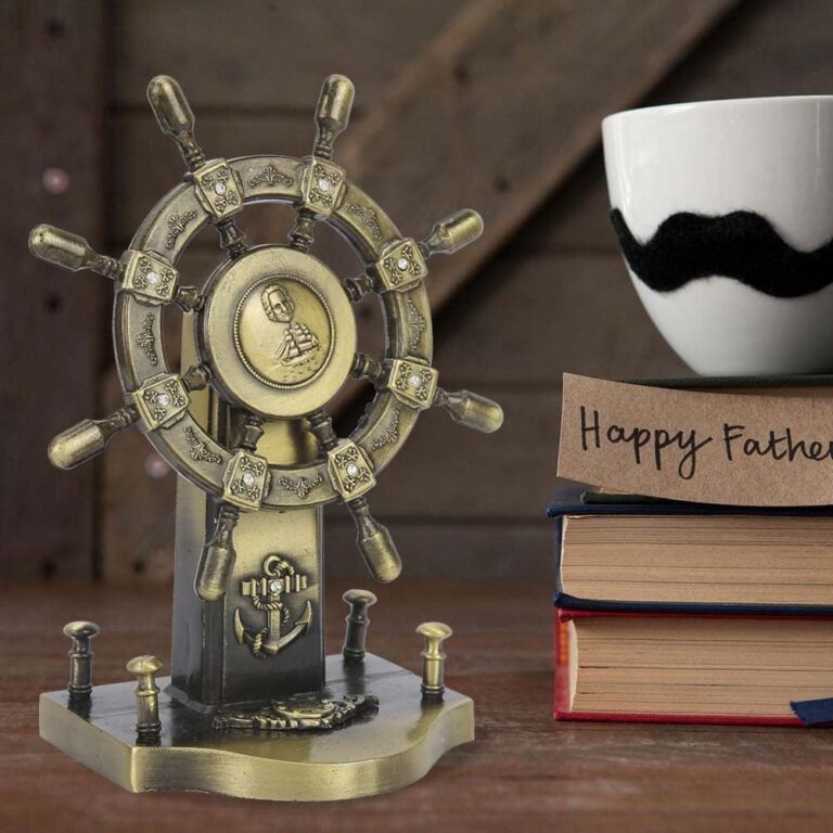 décoration marine Maroc,gouvernail décoratif Maroc,objet déco doré,style marin vintage Maroc,décoration bureau Maroc,figurine métal Maroc,idée cadeau homme Maroc,décoration mer maison