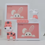 Cadre photo LOVE avec figurine mignonne – Décoration enfantine ou romantique – Image 4