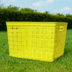 Panier de rangement en plastique tressé – Simply Essential – Grand format 36x30x22 cm (Jaune) – Image 3