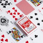 Jeu de Cartes Bee Club Special Rouge - Qualité Casino Premium - Finition PVC Durable – Image 2