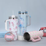 Tumbler Isotherme Floral avec Poignée & Paille – Mug Thermique Réutilisable Haute Capacité – Image 2